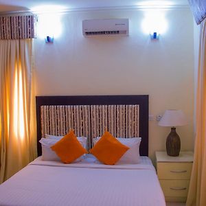Camera standard con letto king size